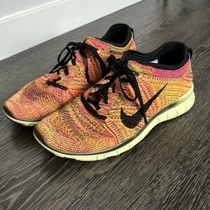 Nike free tr flyknit size 7